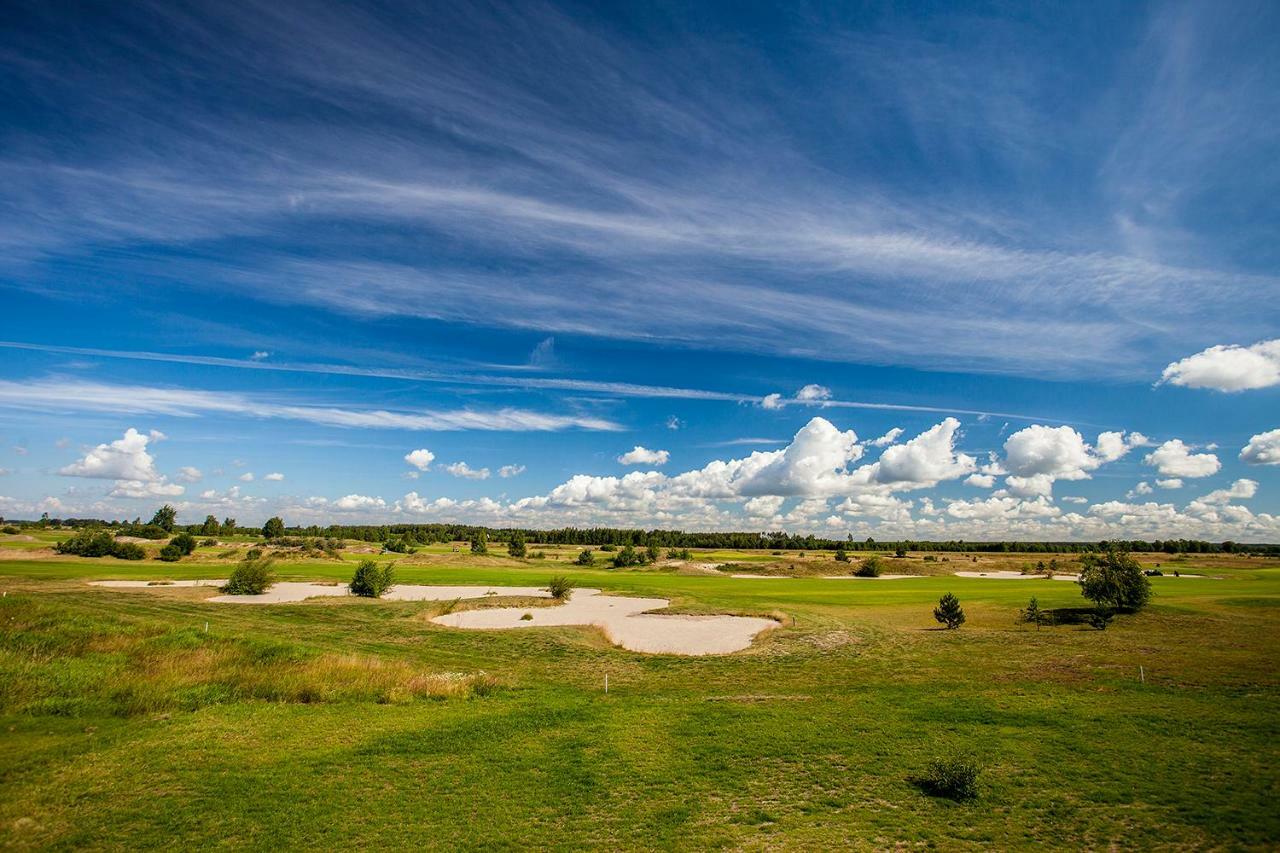 Golf Apartament W Sobieniach Sobienie Jeziory 外观 照片